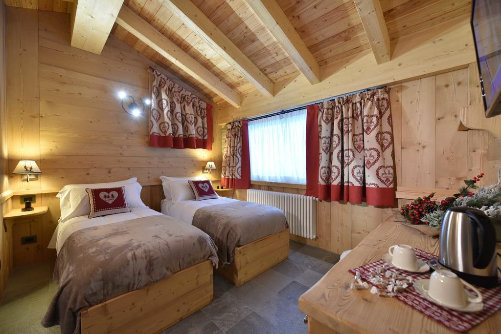 Il Cuore Del Cervino Hotell Breuil-Cervinia Exteriör bild