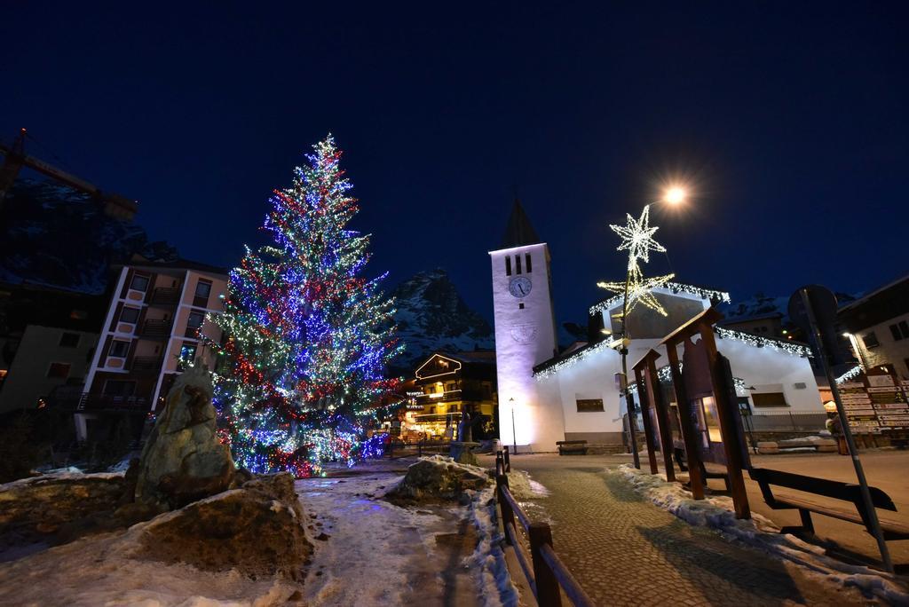 Il Cuore Del Cervino Hotell Breuil-Cervinia Exteriör bild